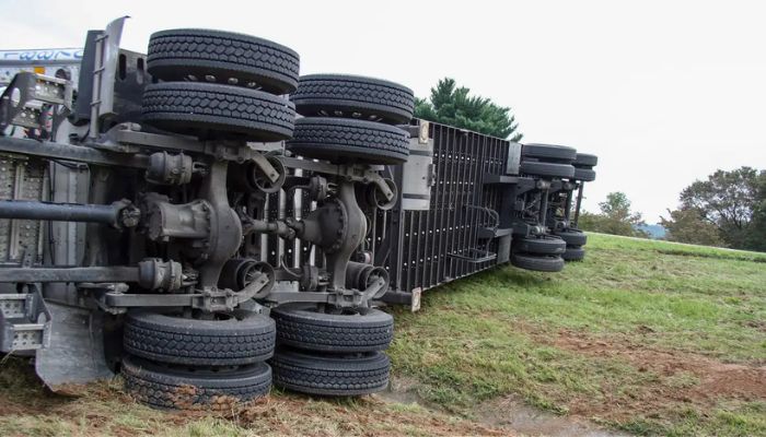  PRF registra 84 mortes e 1.167 feridos nas estradas durante feriado 